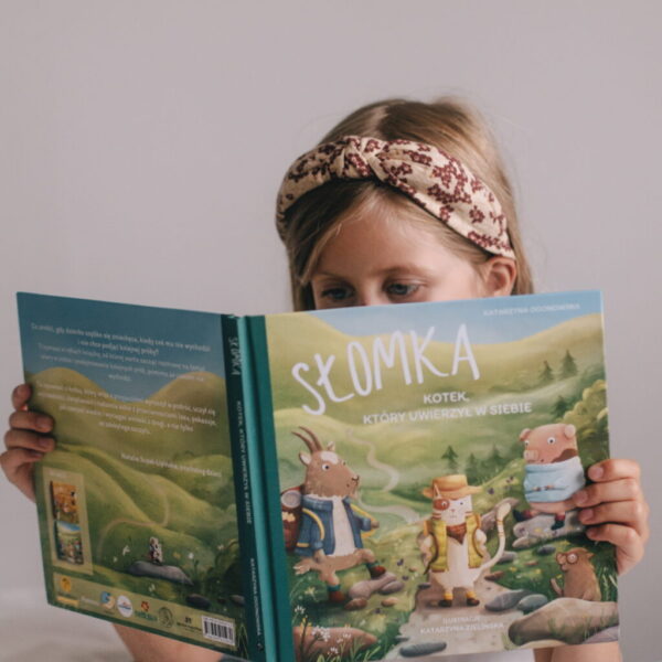 Slomka-kotek-ktory-uwierzyl-w-w-siebie-livestyle-01 Okładka książki "Słomka kotek,który uwierzył w siebie" Katarzyny Ogonowskiej.